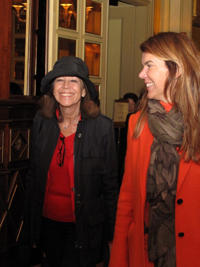 Lina Sotis con un'amica