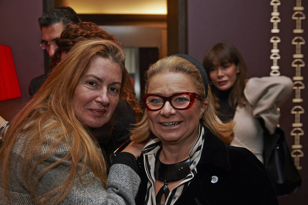 Maureen Salmona con un'amica