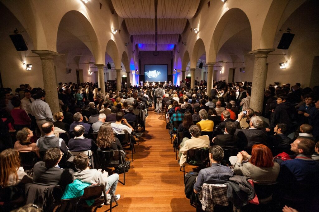 Pubblico all'inaugurazione dell'Area Spazio