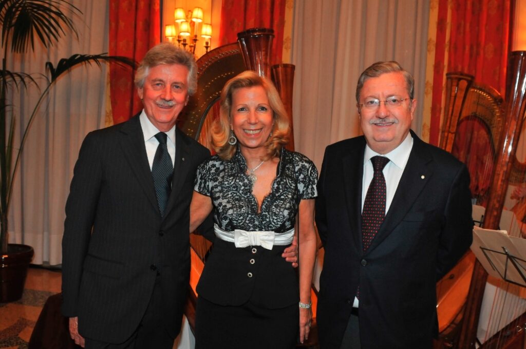 Guido e Paola Pennisi con Gianvalerio Lombardi