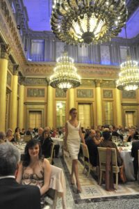 Sfilata Raffaella Curiel