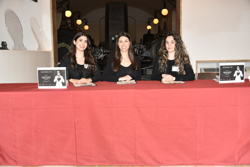 Hostess - welcome desk