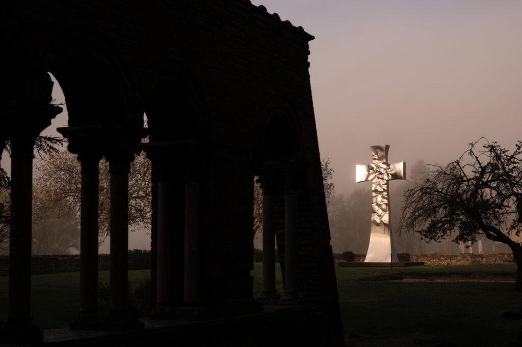 Helidon Xhixha - Luce Divina la Croce d Acciaio 2- Ph Michele Stanzione (2)