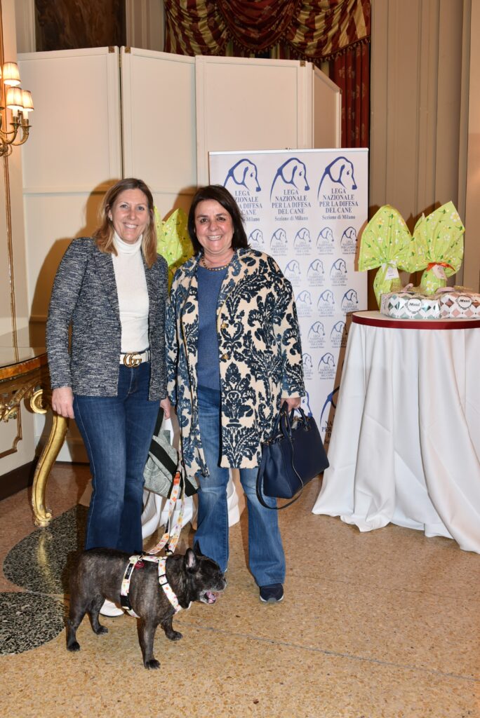 Paola Ferrario e amica